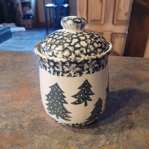 Tienshan spongeware lidded jar and matching mug